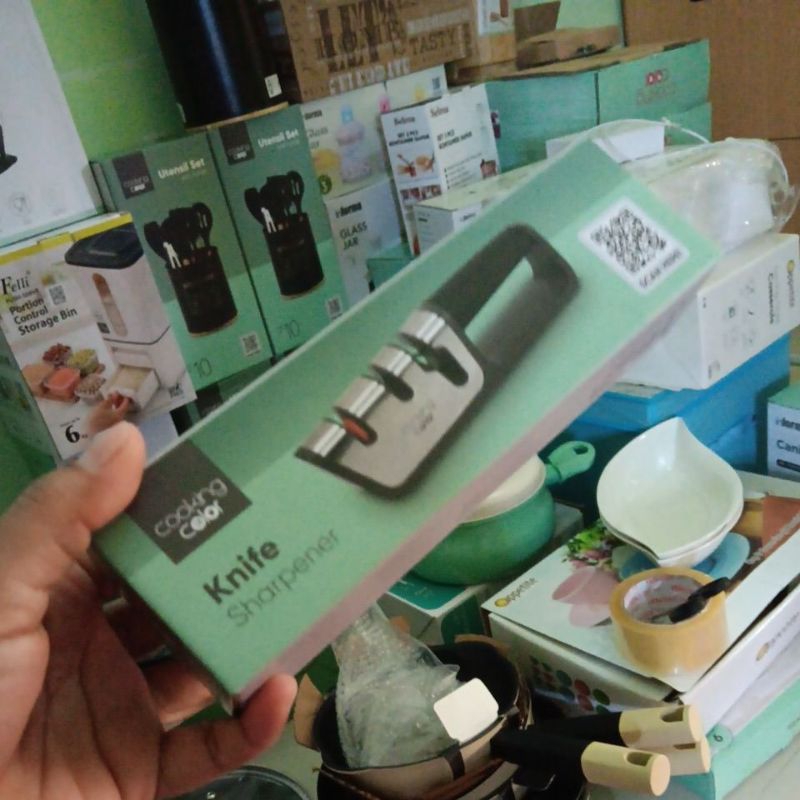 PENGASAH PISAU INFORMA/COOKING COLOR HOLDEN PENGASAH PISAU HITAM