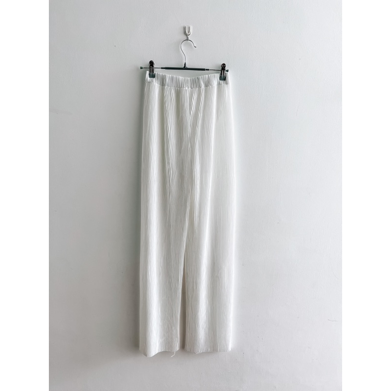 White Pleated Cullotes Celana Lipit Kulot