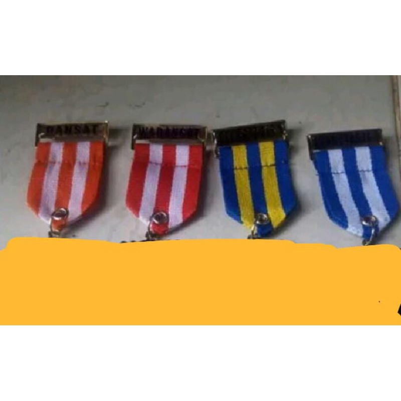 

pita dan logam diatas pita