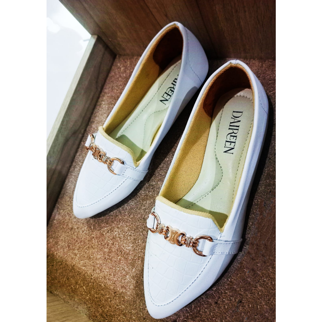 Daireen - sepatu wanita slip on flatshoes Kunaichi model terbaru 2023 warna putih ukuran 37-43