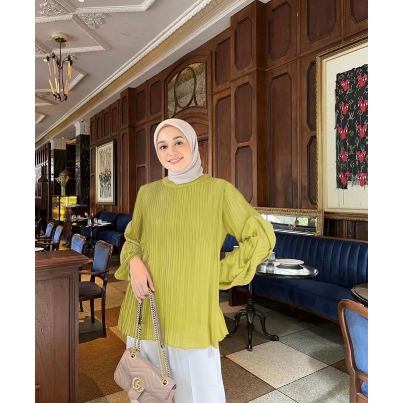 Pleats Blouse Vanilla Hijab