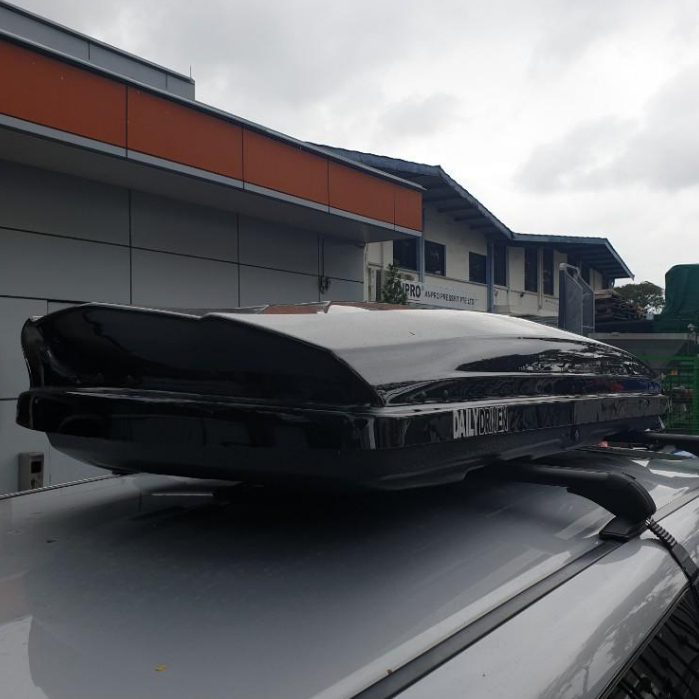 Roof box slim 650L import Glossy 1 set tinggal pasang