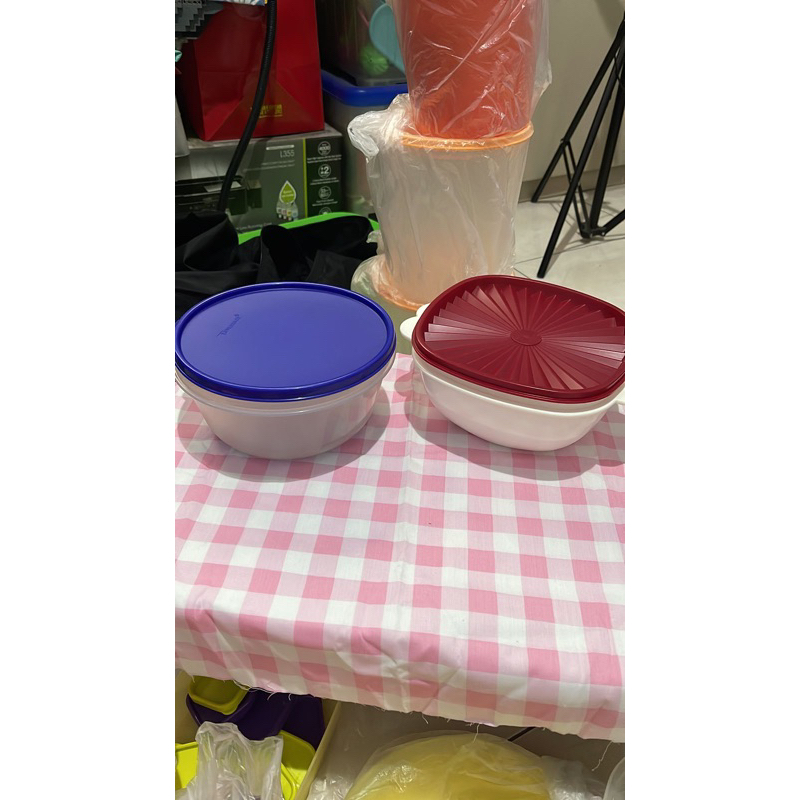 kotak makan besar tupperware