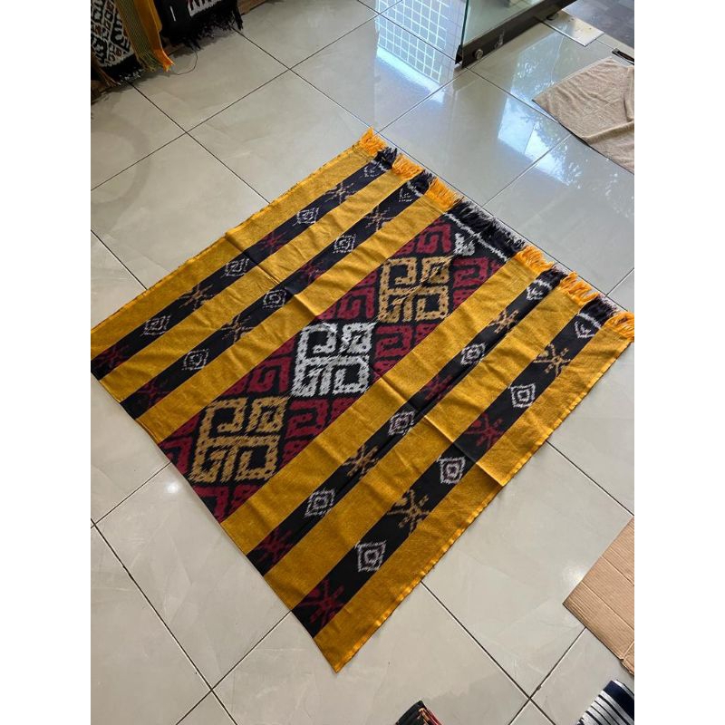 Kain Tenun Blanket Motif Toraja Warna Kuning Cerah