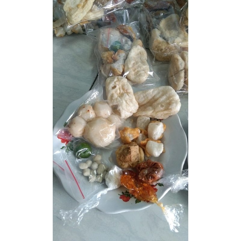 

Baso Aci jumbo isi ayam suwir mercon