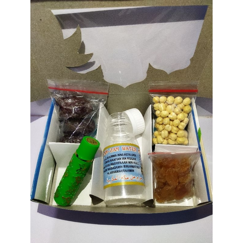 

Paket oleh oleh haji dan umroh/Kurma,Kacang,Kismis,Botol,Lipstik