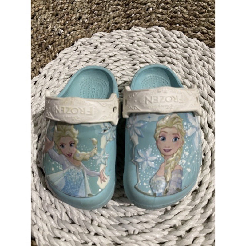 preloved sendal crocs baby blue size 6