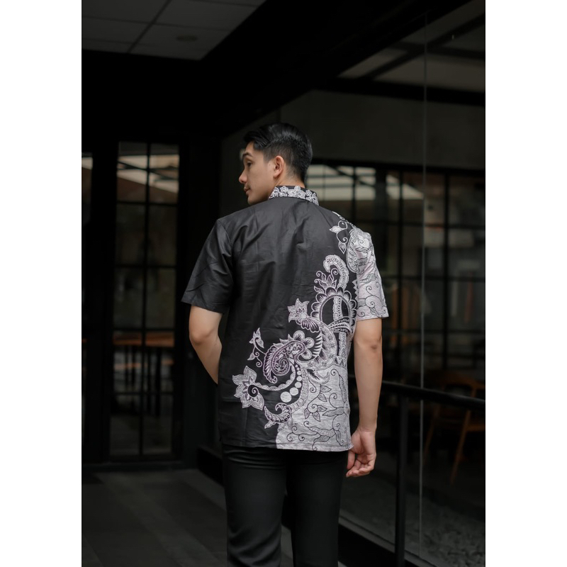 Batik pria hitam manis TERPOPULER motif kujang