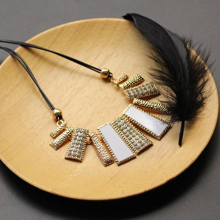 Kalung Gothic Hitam Putih Diamante Liontin Necklace