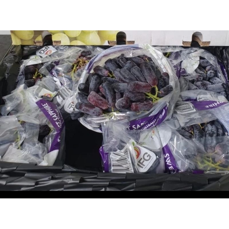 

Buah Anggur Moondrop Sweet Sapphire Per Dus Anggur Jari Manis Fresh