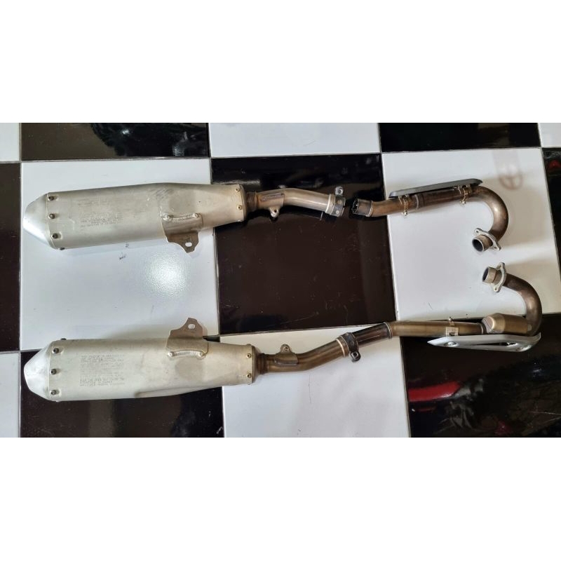 Knalpot Double muffler Original copotan CRF 250R U.S. Version thn 2019