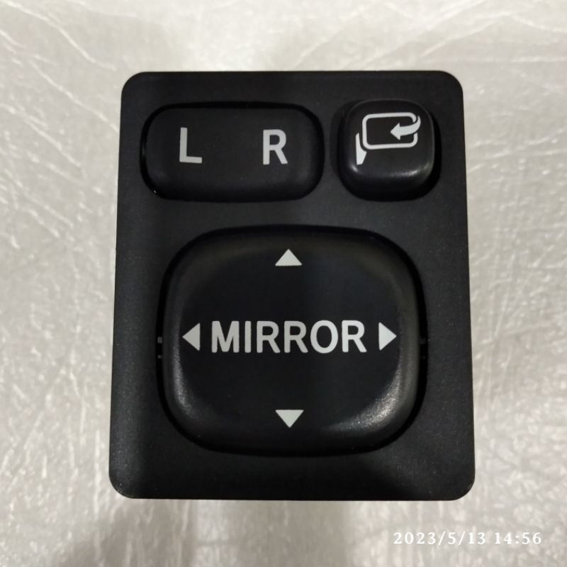 Tombol Saklar Retract Spion Elektrik Innova Lama Avanza