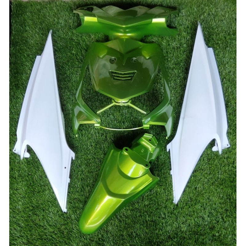 Cover body alus beat karbu hijau putih