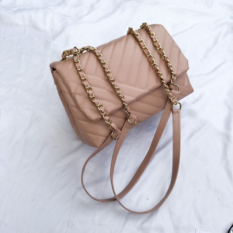 [B6438]HAMPERS GIFT BOX MRA BAG/HADIAH ULANG TAHUN PACAR/KADO AYANG/KADO PACAR/HADIAH PERNIKAHAN/KADO ANNIVERSARY/KADO WEDDING/HAMPERS LEBARAN/HAMPERS RAMADHAN/HADIAH GURU/HADIAH IBU/KADO BESTIE/KADO WISUDA