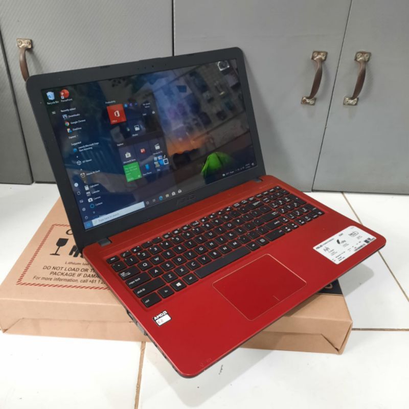 Laptop Asus X540YA Amd E2-7110 Layar 15inch Ram 4GB HDD 500GB Windows 10