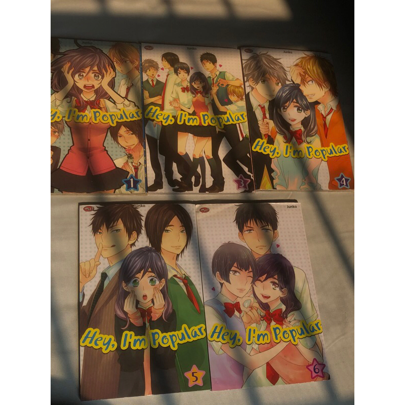 PRELOVED MANGA kiss him not me