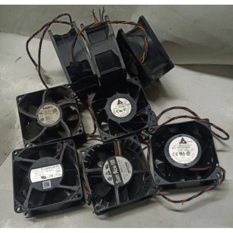 fan Dc brushless hingsped 12V , amper besar, ukuran 8cm x tebal 3,8cm