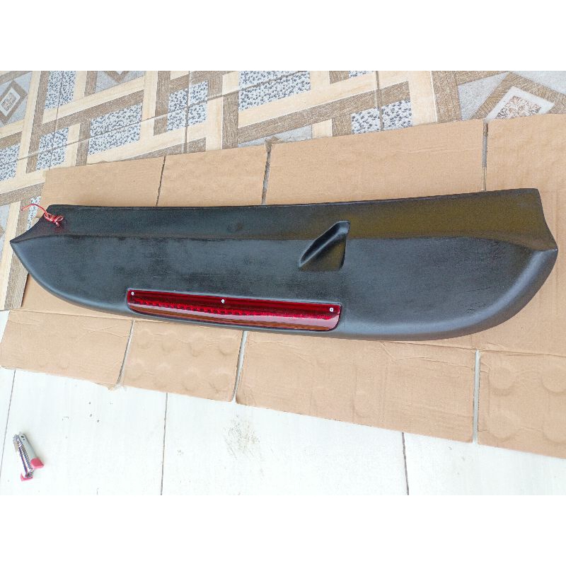 spoiler Daihatsu taruna plus lampu