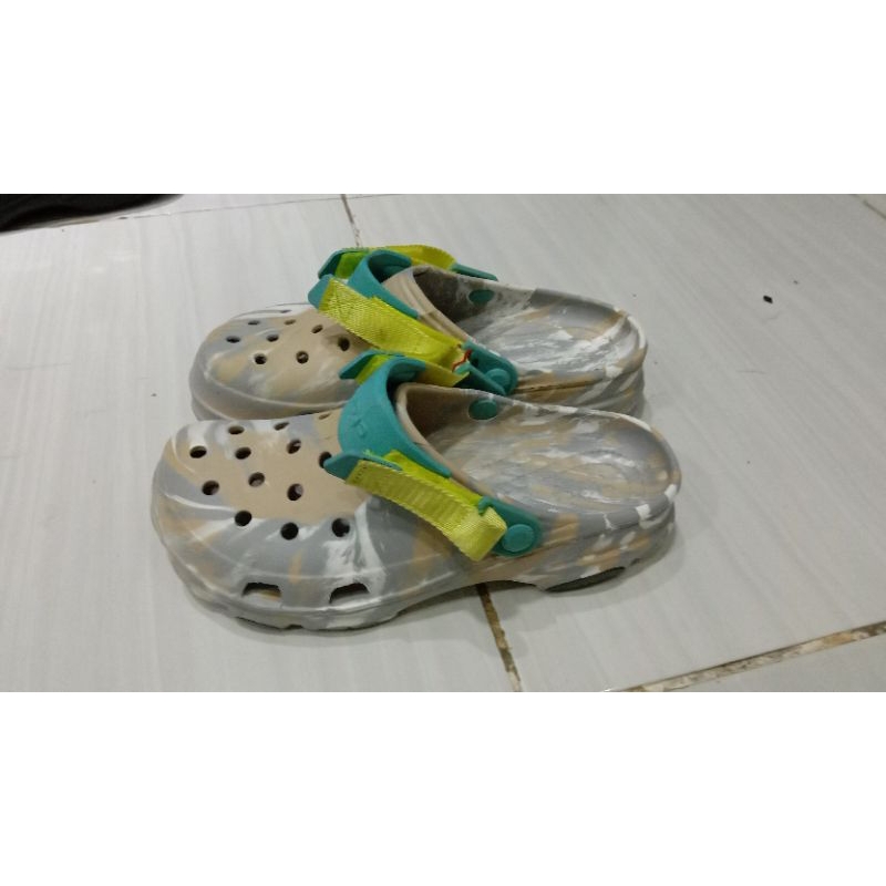 Sendal Crocs original defect