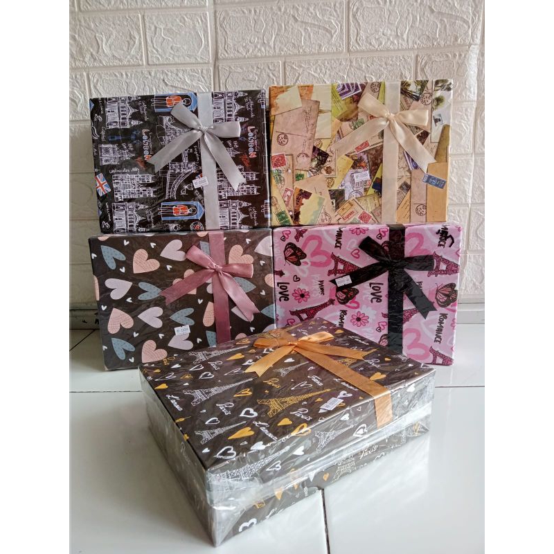 

Kotak kado Gift Box Hadiah 26x19x8cm