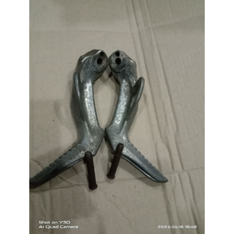 foot step dudukan step belakang Suzuki SkyDrive original