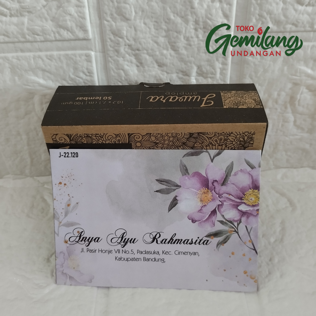 

Amplop Kondangan / Sumbangan Nikah Motif Juwara J 120 Isi 50 Harga Murah