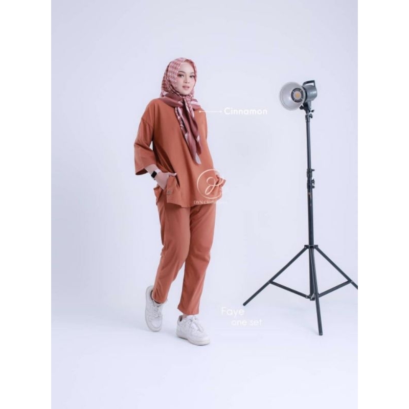 FAYE SET DYN CLOTHING