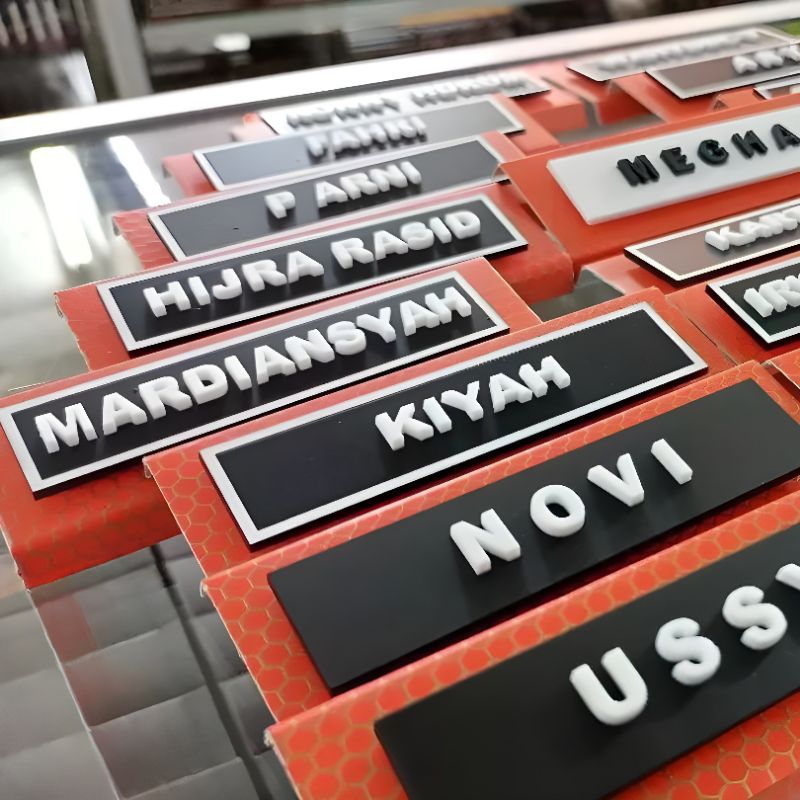 

nametag papan nama timbul bahan akrilik exclusive custom