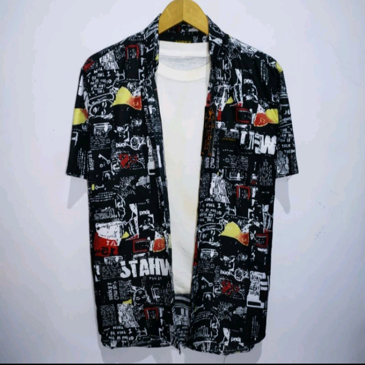 KEMEJA MOTIF SURFING PRIA LENGAN PENDEK