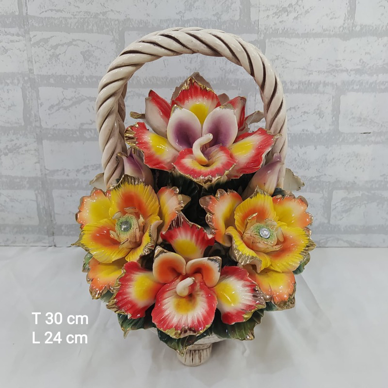 Bunga keranjang keramik Capodimonte