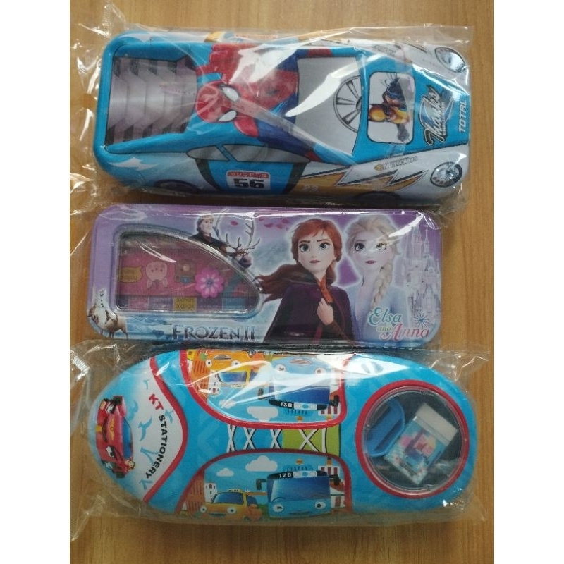 

TEMPAT KOTAK TEPAK PENSIL KARAKTER MOBIL FROZEN KALENG/SENG SUSUN 2 FULL SET PLUS ALAT TULIS SET