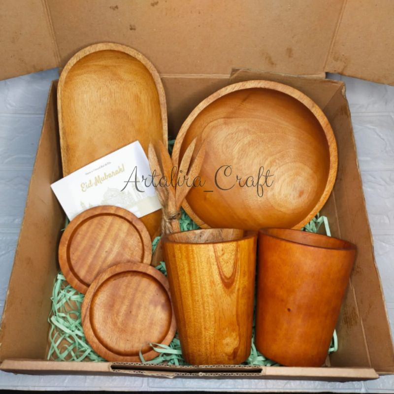 

ArtaliraCraft / Hampers Ulang Tahun / Hampers Nikah / Kado Ulang Tahun / Sovenir / Kerajinan Kayu