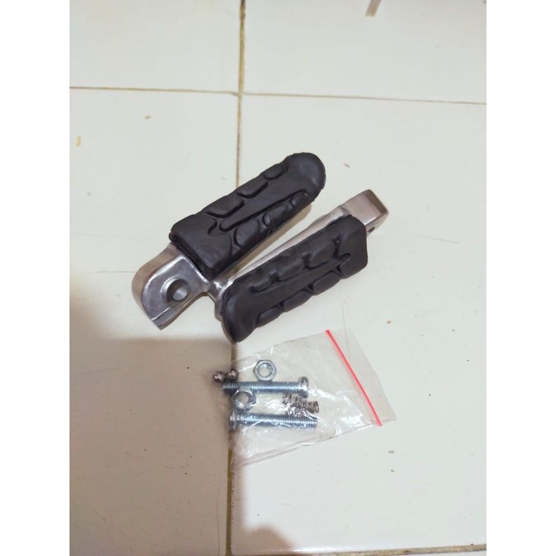 footstep depan honda cbr 150 cb 150R step depan honda cbr 150 cb 150R bastep depan honda cbr 150 cb 