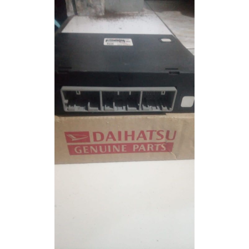 ecu (electronic control unit) mobil granmax