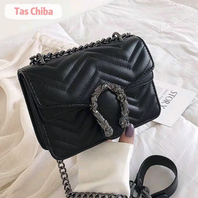 Slingbag Queen/tas pesta rantai warna Hitam doff