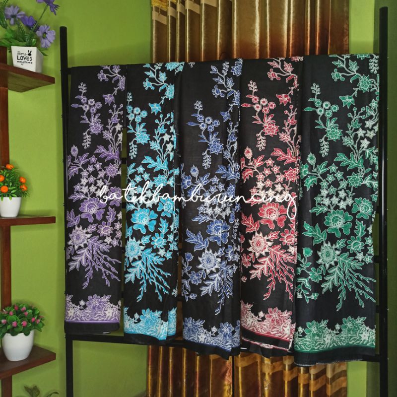 crn kain batik hitam manis motif bunga sakura batik bunga sakura bridesmaid