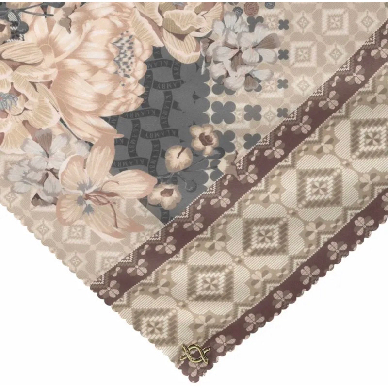 sale wearing klamby maharani scarf