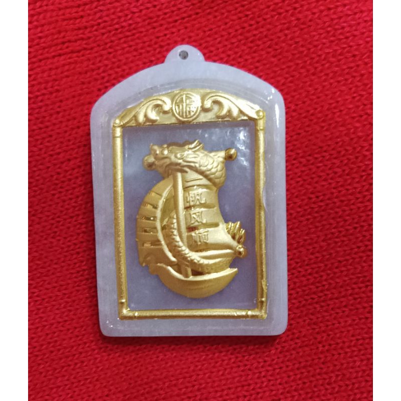 Liontin giok lapis emas 22K