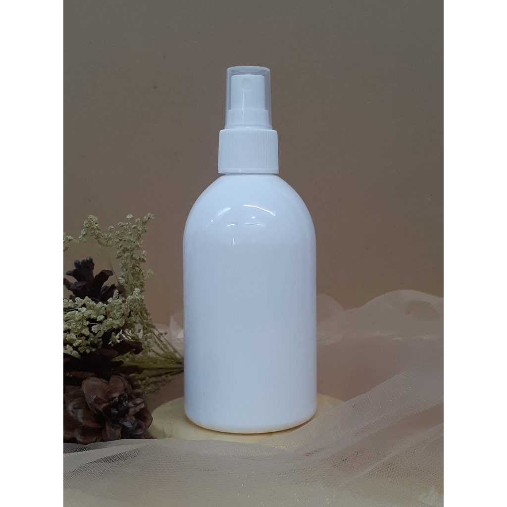 Botol Plastik 250ml Oval Putih Tutup Spray