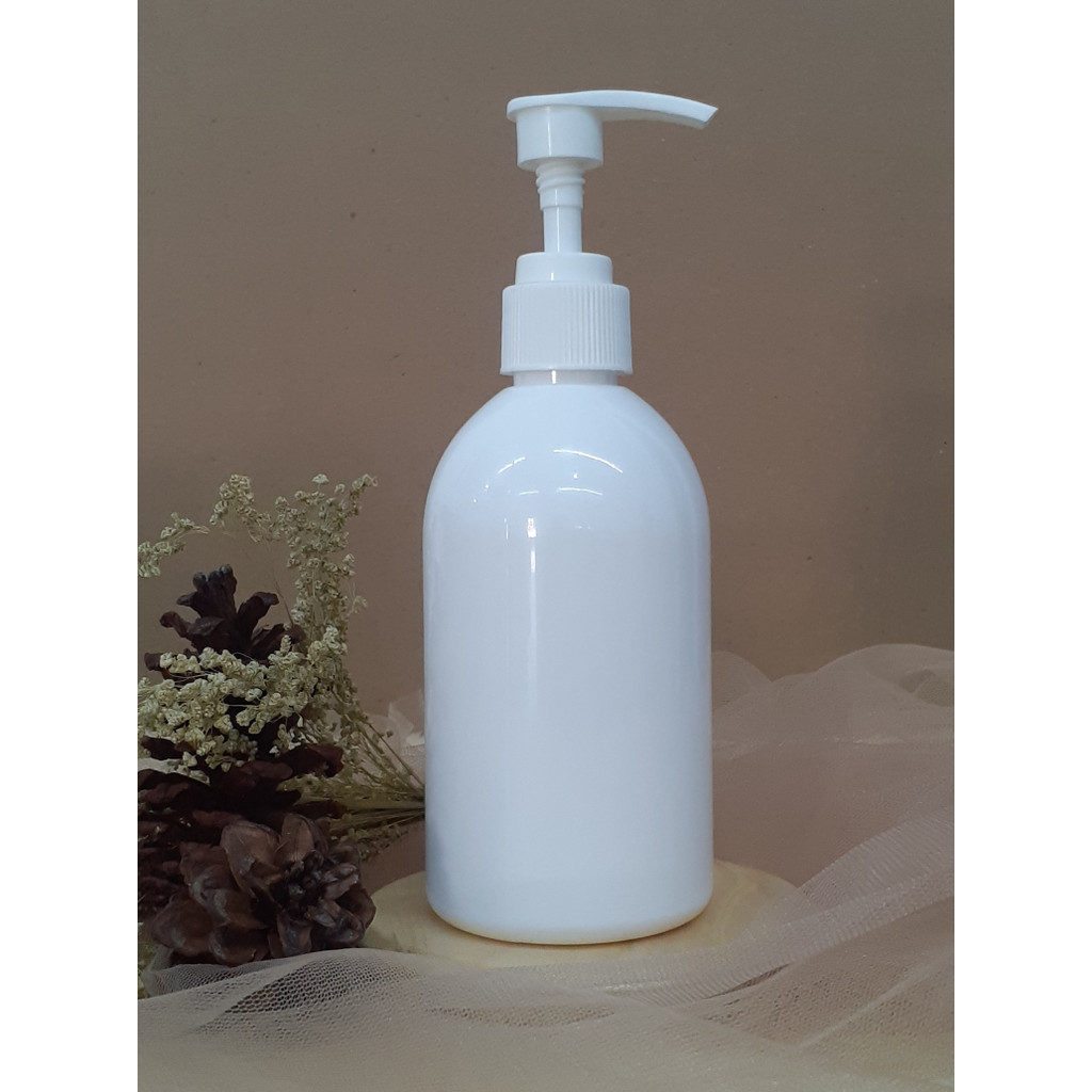 Botol Plastik 250ml Oval Putih Tutup Pump Lotion