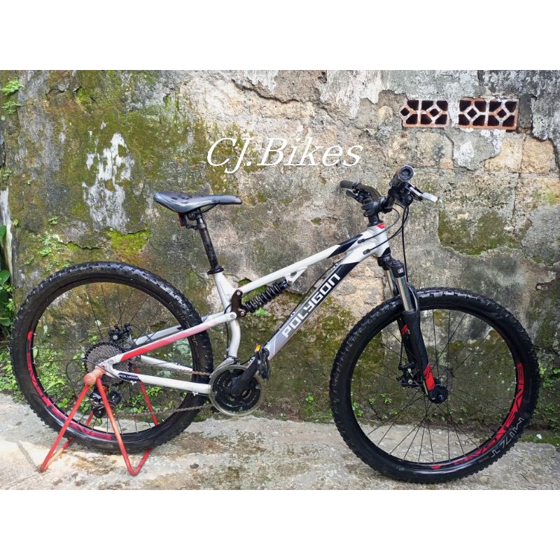 sepeda mtb fullsus polygon rayz 1 ukuran 27.5