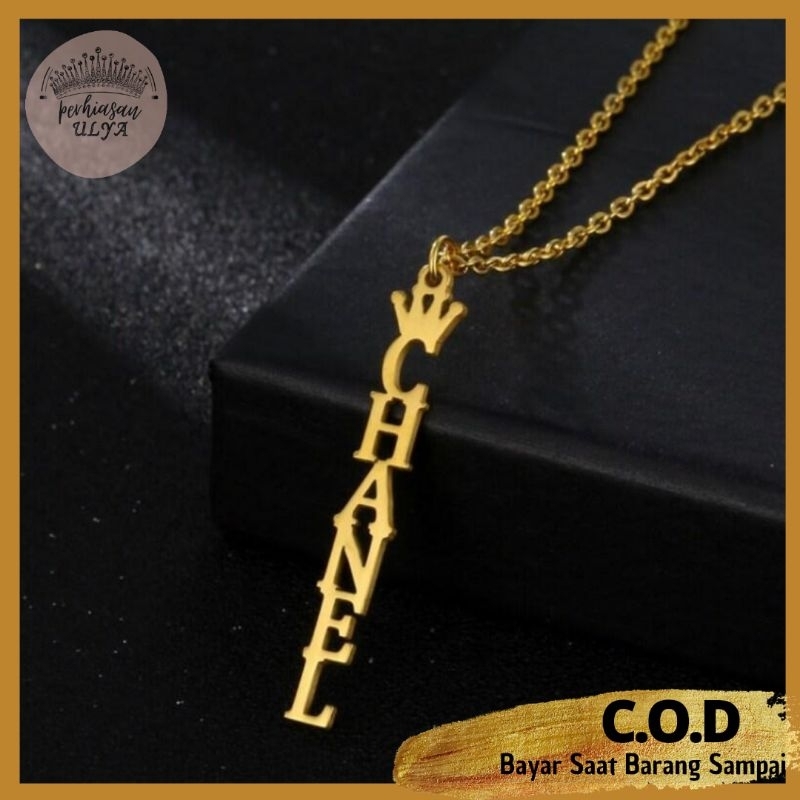 KALUNG NECKLACE RANTAI LIONTIN VERTIKAL UKIR GRAFIR NAMA INISIAL HURUF TITANIUM LAPIS EMAS ANAK DEWA