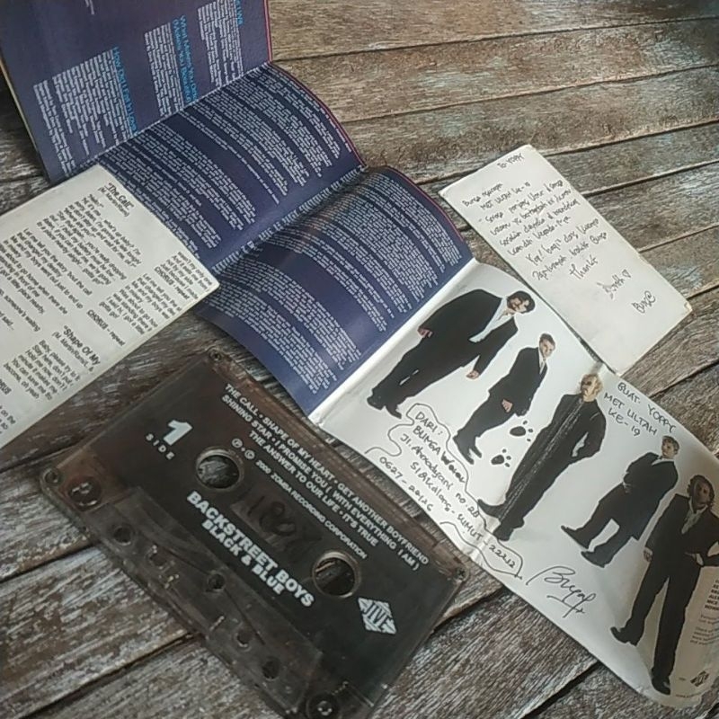 Kaset pita Backstreet Boys: Black &amp; Blue