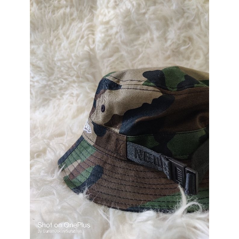 New Era Bucket Strap Woodland Camo Original
