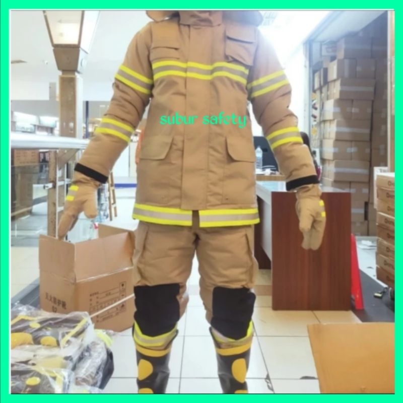 Satu Set Baju Pemadam Kebakaran Warna Cream / Baju Pemadam Lengkap