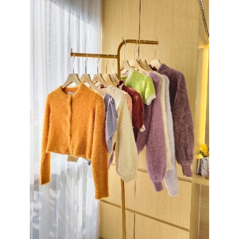 READY LGSUNG KIRIM,BUKAN BARU[DETAIL DI 1G AKUNBARU _MANUSIALILAC.BACKUP_] CARDIGAN BULU FUZZY PREMI