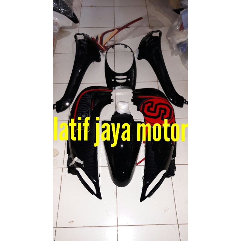 cover body Scoopy fi hitam 2013