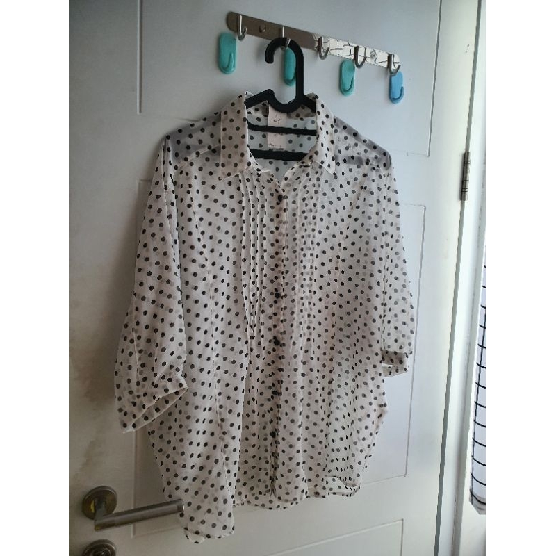 Blouse Polkadot putih 001