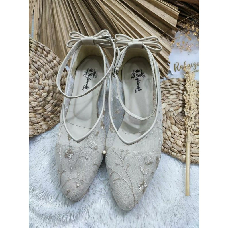 Sepatu wedding pesta Cantik  Vilena Cream 7cm Tahu