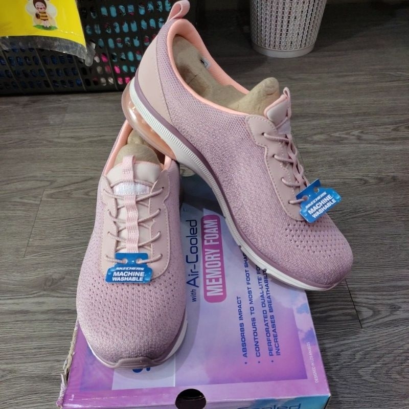 Sepatu Skechers Air Edge 104026